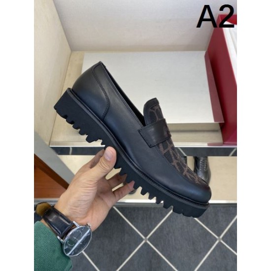 VALENTINO ヴァレンティノ ブームは再熱中 2024SS メンズ用 ビジネスシューズ