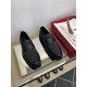 VALENTINO ヴァレンティノ ブームは再熱中 2024SS メンズ用 ビジネスシューズ