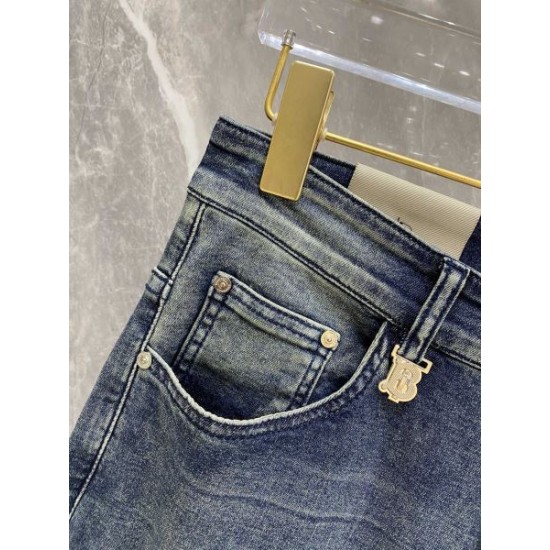 2024SS 根強い人気定番商品 BURBERRY バーバリー ジーパン 2024SS 根強い人気定番商品 BURBERRY バーバリー ジーパン