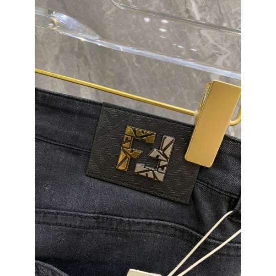 2024SS 今季はトップスにおすすめ FENDI フェンデイ ジーパン