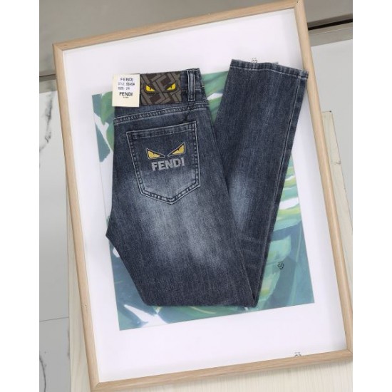 2024SS 上品なカジュアルコーデに FENDI フェンデイ ジーパン