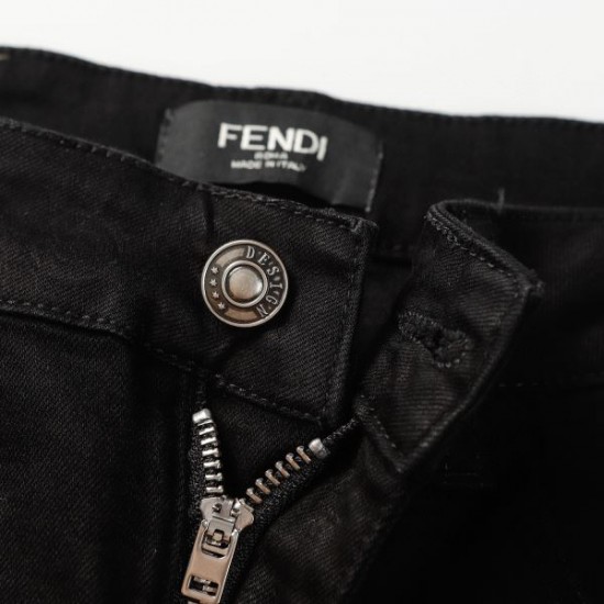 2024SS 雑誌にも人気掲載アイテム FENDI フェンデイ ジーパン 2024SS 雑誌にも人気掲載アイテム FENDI フェンデイ ジーパン