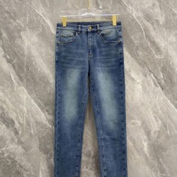 2024SS シーズンの流行にチェック GUCCI グッチ ジーパン