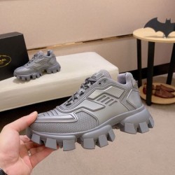 2024FW メンズ用 カジュアルシューズ PRADA プラダ レトロな雰囲気が漂う