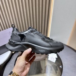 2024FW メンズ用 スニーカー VALENTINO ヴァレンティノ 自分へのご褒美