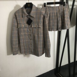 PRADA プラダ 上下セット 2024FW 自分らしいスタイリング