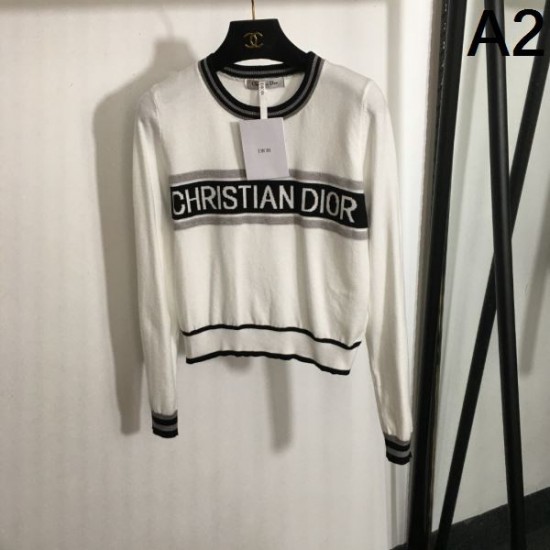 DIOR ディオール プルオーバーニット 2024FW 都会的な印象のスタイル