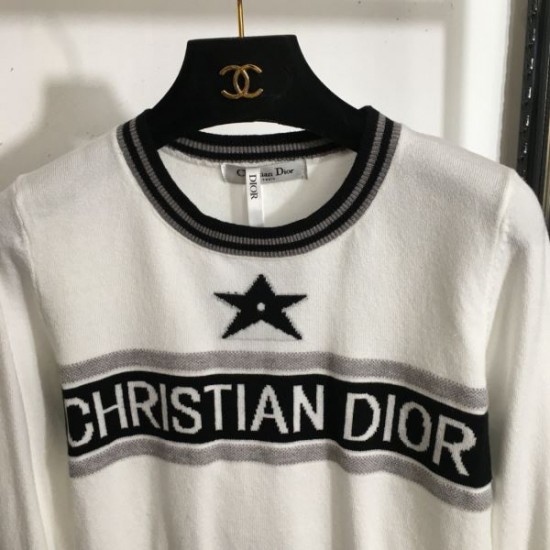 DIOR ディオール プルオーバーニット 2024FW 都会的な印象のスタイル