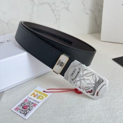 2024FW LOEWE ロエベ トップスからチラ見える安心 ベルト
