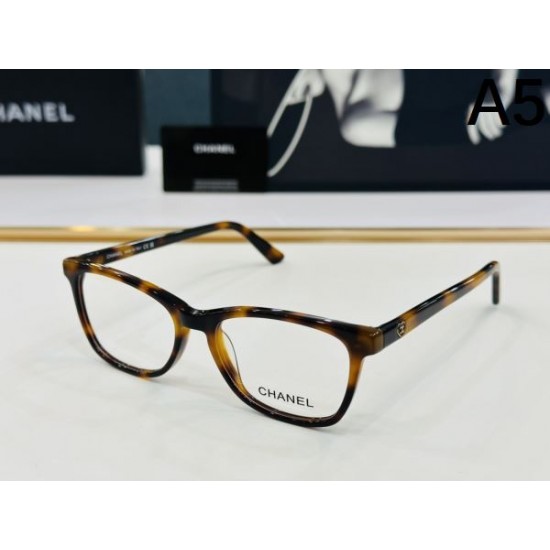2024FW 透明サングラス CHANEL シャネル 個性的な印象に仕上がり 2024FW 透明サングラス CHANEL シャネル 個性的な印象に仕上がり