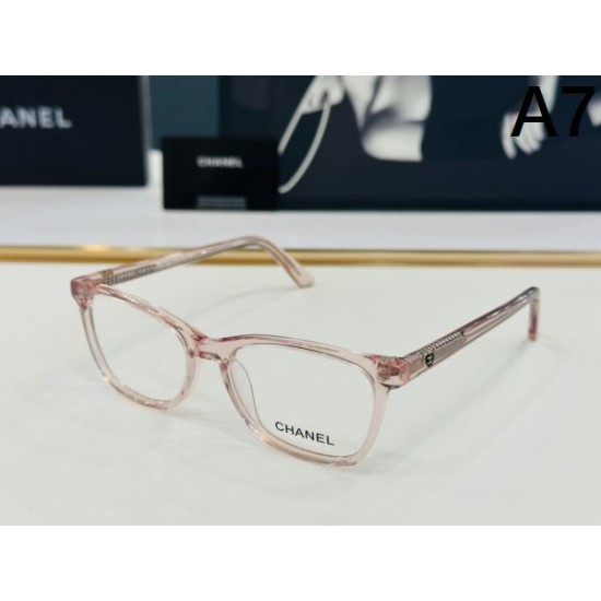 2024FW 透明サングラス CHANEL シャネル 個性的な印象に仕上がり 2024FW 透明サングラス CHANEL シャネル 個性的な印象に仕上がり