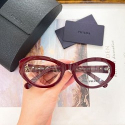 2024FW 透明サングラス PRADA プラダ 引き続き注目のスタイル
