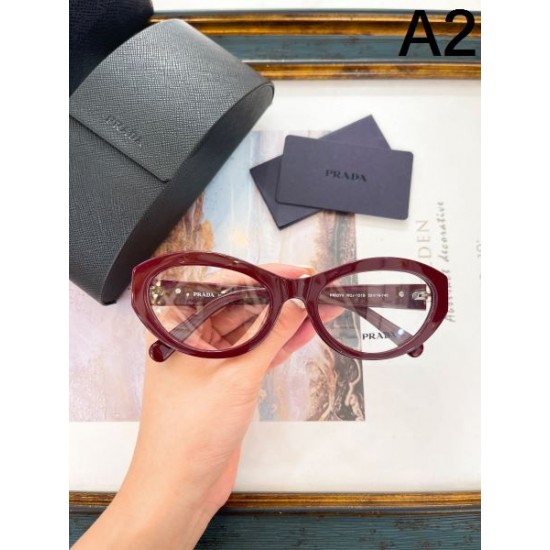 2024FW 透明サングラス PRADA プラダ 引き続き注目のスタイル 2024FW 透明サングラス PRADA プラダ 引き続き注目のスタイル