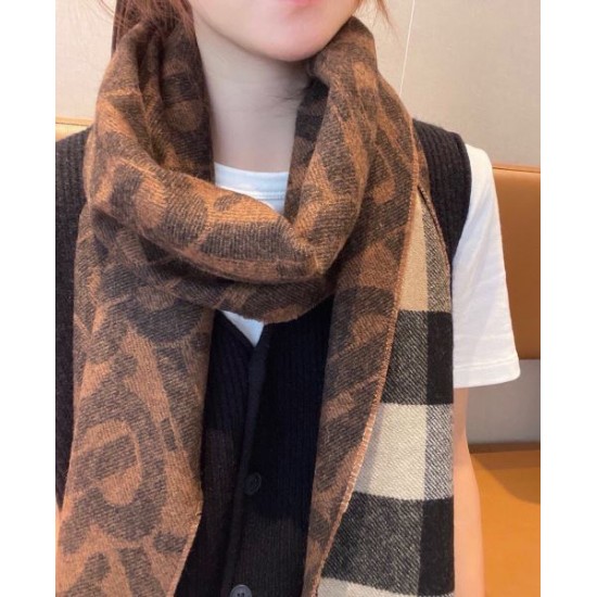 2024FW スカーフ BURBERRY バーバリー 着心地のいいサイズ感 2024FW スカーフ BURBERRY バーバリー 着心地のいいサイズ感