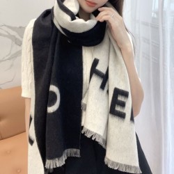 2024FW スカーフ CHANEL シャネル 今年の秋冬コーデに活躍する