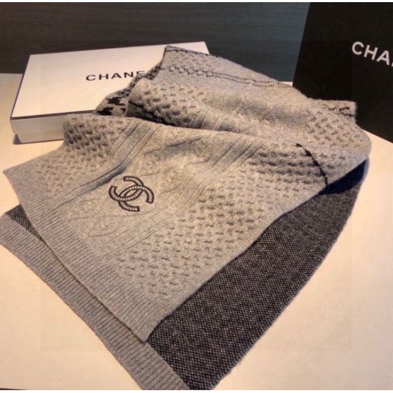 2024FW スカーフ CHANEL シャネル おしゃれ上級者の印象がある 2024FW スカーフ CHANEL シャネル おしゃれ上級者の印象がある