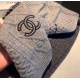 2024FW スカーフ CHANEL シャネル おしゃれ上級者の印象がある 2024FW スカーフ CHANEL シャネル おしゃれ上級者の印象がある