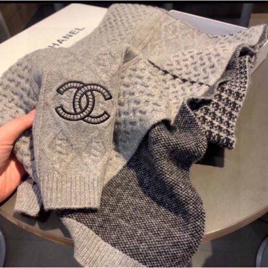 2024FW スカーフ CHANEL シャネル おしゃれ上級者の印象がある 2024FW スカーフ CHANEL シャネル おしゃれ上級者の印象がある