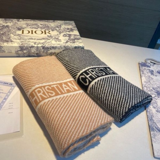 2024FW スカーフ DIOR ディオール 今やセレブ御用達で大人気の 2024FW スカーフ DIOR ディオール 今やセレブ御用達で大人気の