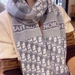2024FW スカーフ DIOR ディオール  セレブが今シーズン手に入れ