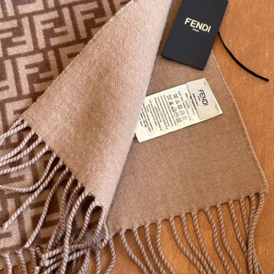 2024FW スカーフ FENDI フェンデイ 今秋のお気に入りスタイル