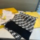 2024FW スカーフ FENDI フェンデイ きれいめな印象で着こなし 2024FW スカーフ FENDI フェンデイ きれいめな印象で着こなし
