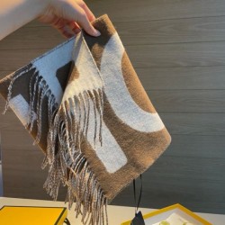 2024FW スカーフ FENDI フェンデイ 雑誌にも人気掲載アイテム