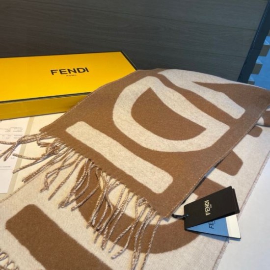 2024FW スカーフ FENDI フェンデイ 雑誌にも人気掲載アイテム 2024FW スカーフ FENDI フェンデイ 雑誌にも人気掲載アイテム