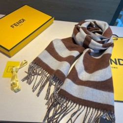 2024FW スカーフ FENDI フェンデイ 今季はトップスにおすすめ