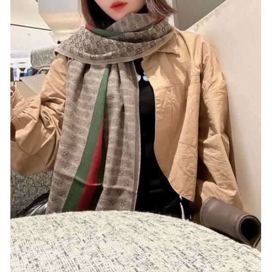 2024FW スカーフ GUCCI グッチ 気軽におしゃれを楽しめる 2024FW スカーフ GUCCI グッチ 気軽におしゃれを楽しめる