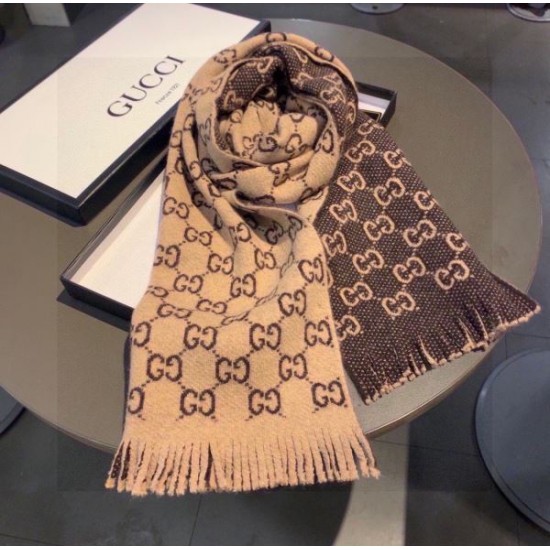 2024FW スカーフ GUCCI グッチ 誰でもオシャレになれる! 2024FW スカーフ GUCCI グッチ 誰でもオシャレになれる!