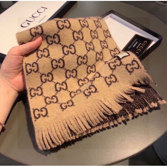 2024FW スカーフ GUCCI グッチ 誰でもオシャレになれる! 2024FW スカーフ GUCCI グッチ 誰でもオシャレになれる!