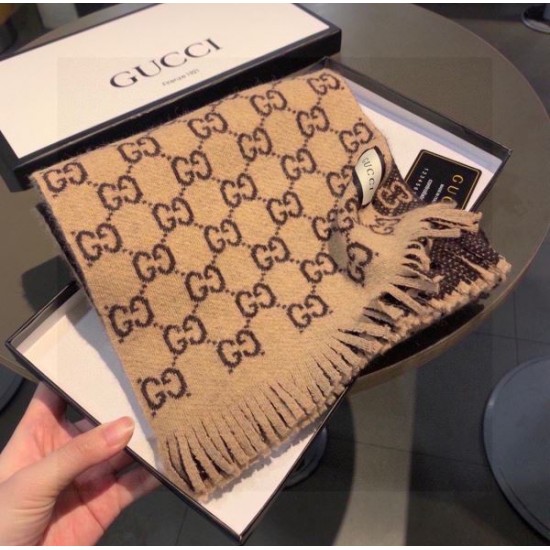 2024FW スカーフ GUCCI グッチ 誰でもオシャレになれる! 2024FW スカーフ GUCCI グッチ 誰でもオシャレになれる!