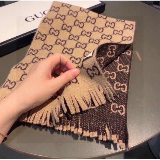 2024FW スカーフ GUCCI グッチ 誰でもオシャレになれる! 2024FW スカーフ GUCCI グッチ 誰でもオシャレになれる!