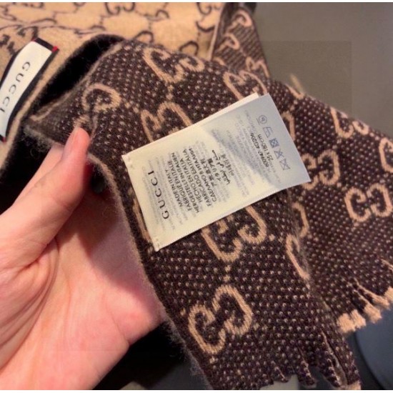 2024FW スカーフ GUCCI グッチ 誰でもオシャレになれる! 2024FW スカーフ GUCCI グッチ 誰でもオシャレになれる!