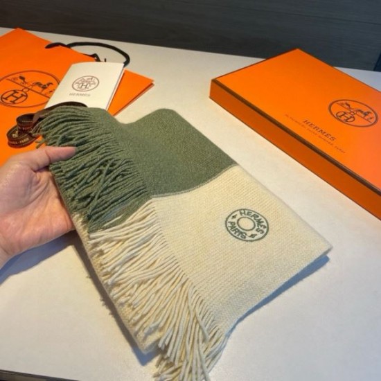 2024FW スカーフ HERMES エルメス オシャレスタイルは今季も 2024FW スカーフ HERMES エルメス オシャレスタイルは今季も