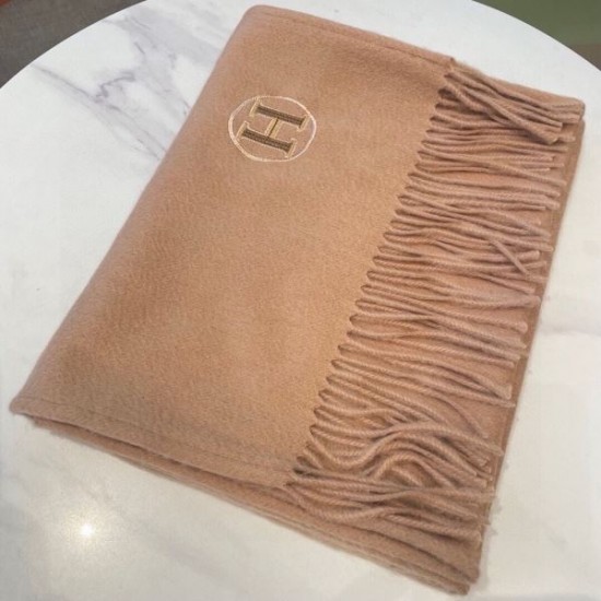 2024FW スカーフ HERMES エルメス セレブや芸能人からも愛用 2024FW スカーフ HERMES エルメス セレブや芸能人からも愛用