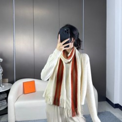 2024FW スカーフ HERMES エルメス 大人っぽいスタイルが完成