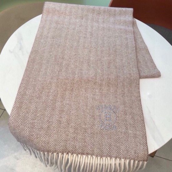 2024FW スカーフ HERMES エルメス 海外セレブが注目アイテム 2024FW スカーフ HERMES エルメス 海外セレブが注目アイテム