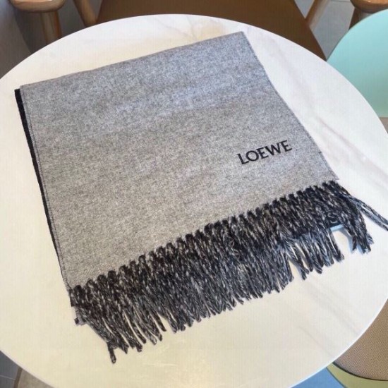2024FW スカーフ LOEWE ロエベ デイリー使いに実用性抜群 2024FW スカーフ LOEWE ロエベ デイリー使いに実用性抜群
