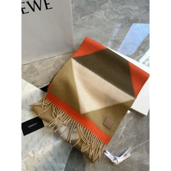 2024FW スカーフ LOEWE ロエベ この秋最高に人気ブランド 2024FW スカーフ LOEWE ロエベ この秋最高に人気ブランド