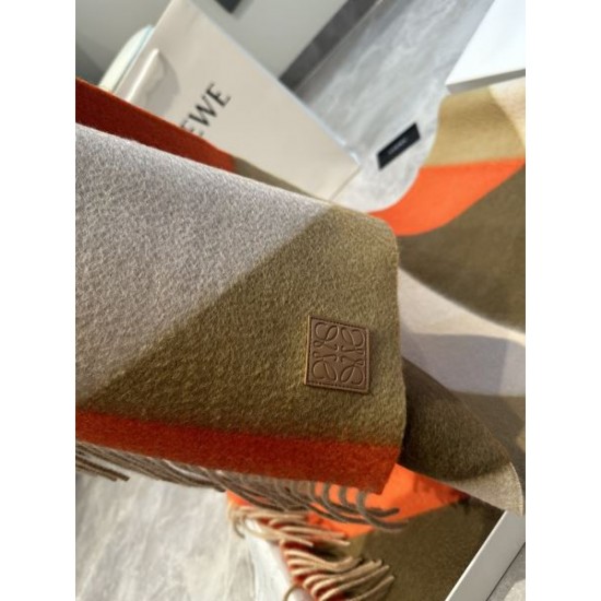2024FW スカーフ LOEWE ロエベ この秋最高に人気ブランド 2024FW スカーフ LOEWE ロエベ この秋最高に人気ブランド