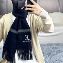2024FW スカーフ LOUIS VUITTON ルイヴィトン 絶妙な着こなしに