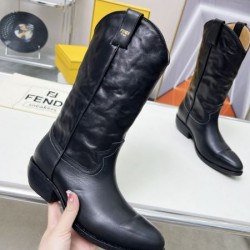 FENDI フェンデイ 2024FW レディース用 ブーツ 主張性が優れた新作