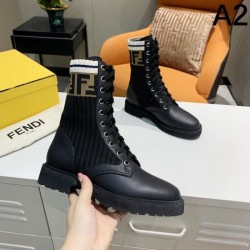 FENDI フェンデイ 2024FW レディース用 ブーツ 今年買い足したい！