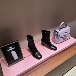 GUCCI グッチ 2024FW レディース用 ブーツ 今の季節におすすめ