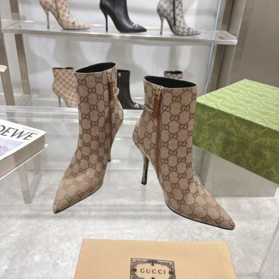 GUCCI グッチ 2024FW レディース用 ブーツ 大人の色気を印象に GUCCI グッチ 2024FW レディース用 ブーツ 大人の色気を印象に