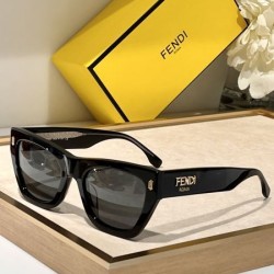 2024FW サングラス FENDI フェンデイ 今季は色を使った注目新品