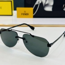 2024FW サングラス FENDI フェンデイ 秋らしいきれい色のように