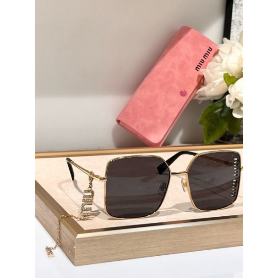 2024FW サングラス MIU MIU ミュウミュウ 華やかな雰囲気 2024FW サングラス MIU MIU ミュウミュウ 華やかな雰囲気